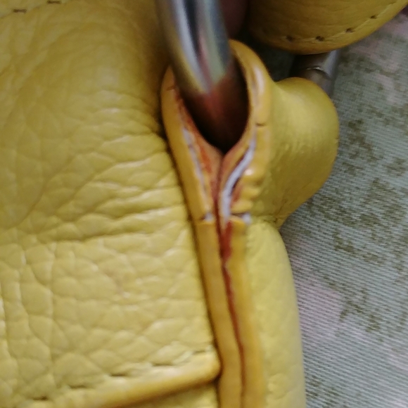 ⭐️Host Pick⭐️DANIER, Vintage Leather yellow bag - Picture 10 of 16